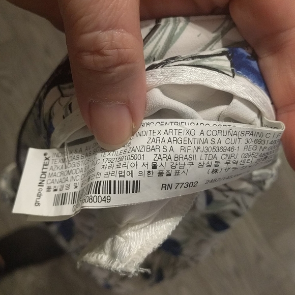 Beautiful floral pattern pants by Zara🌸🌼🍀 - Picture 10 of 10